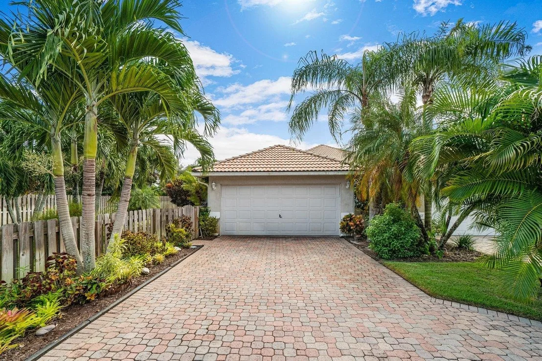 Photo of 5271 Grande Palm Circle
