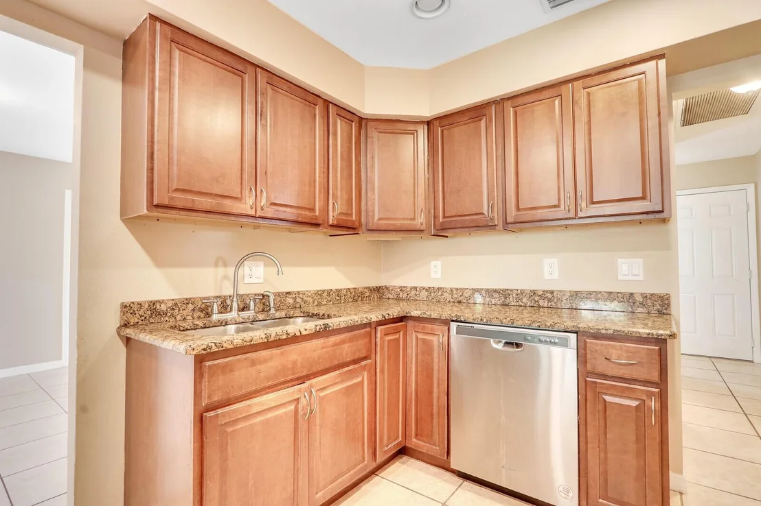 Photo of 809 Poplar Drive