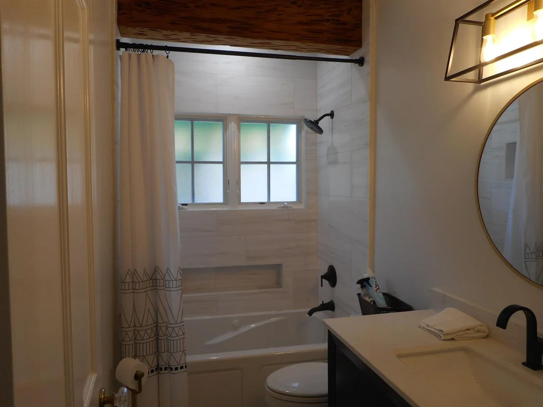 Photo of 830 Biscayne Drive