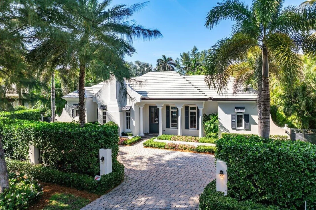 Photo of 3424 N Ocean Boulevard
