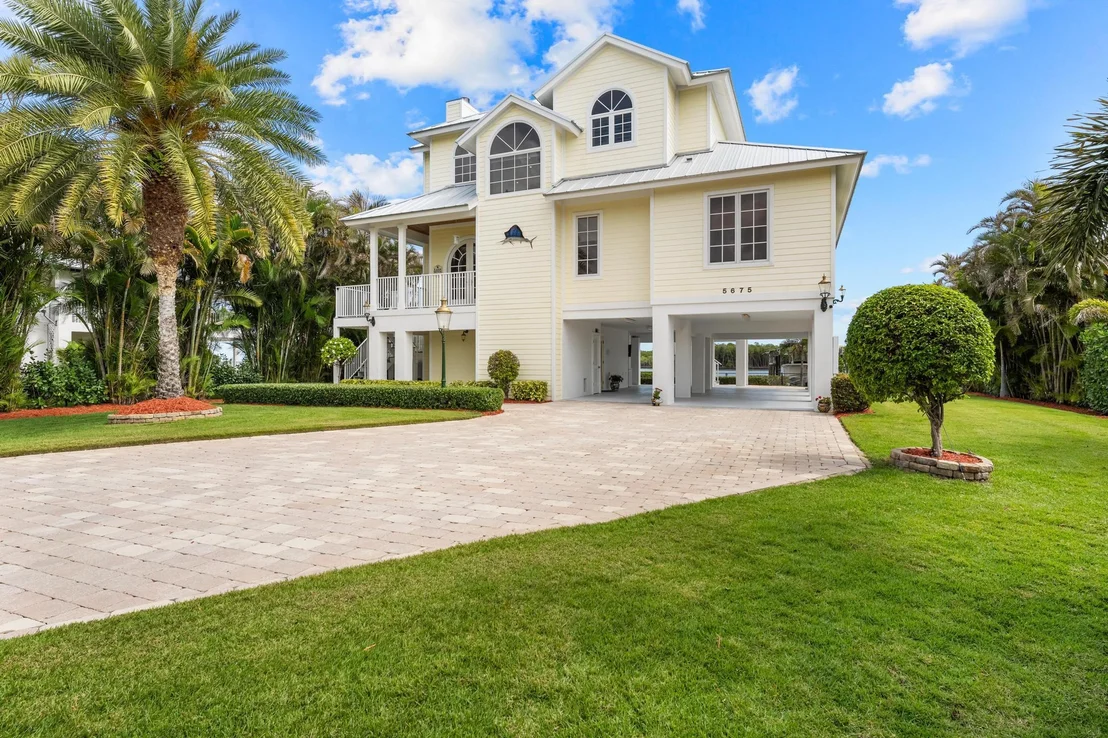 Photo of 5675 SE Orange Street