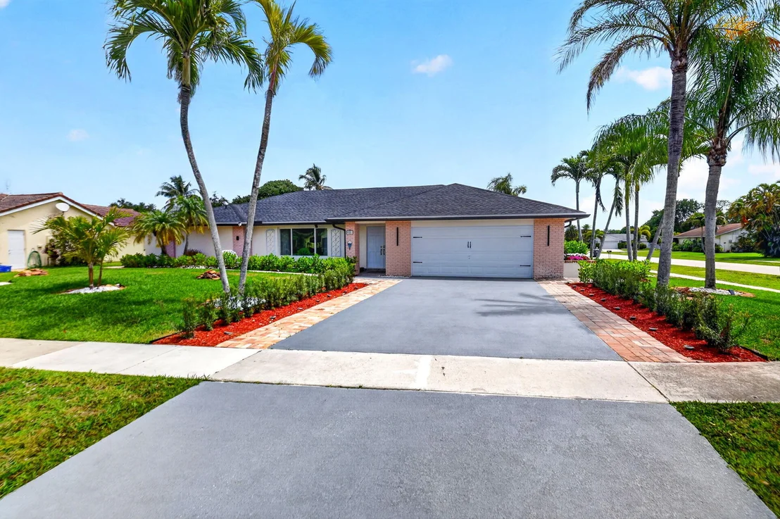 Photo of 990 Hickory Trail