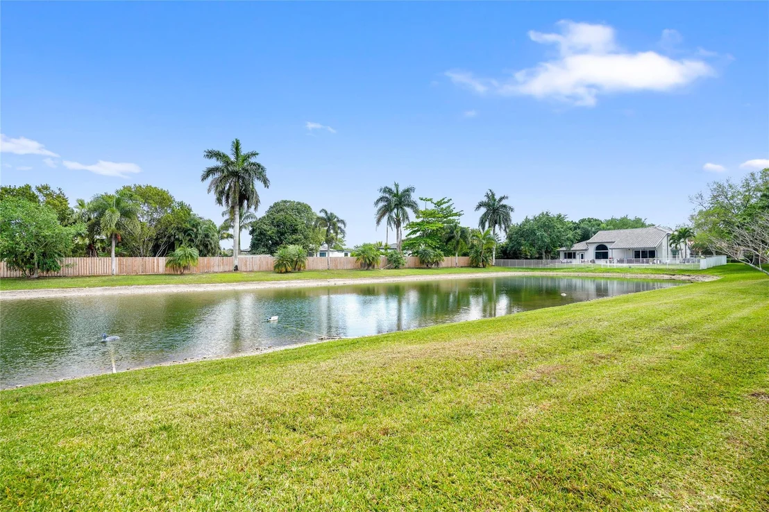Photo of 16241 Owasco Circle