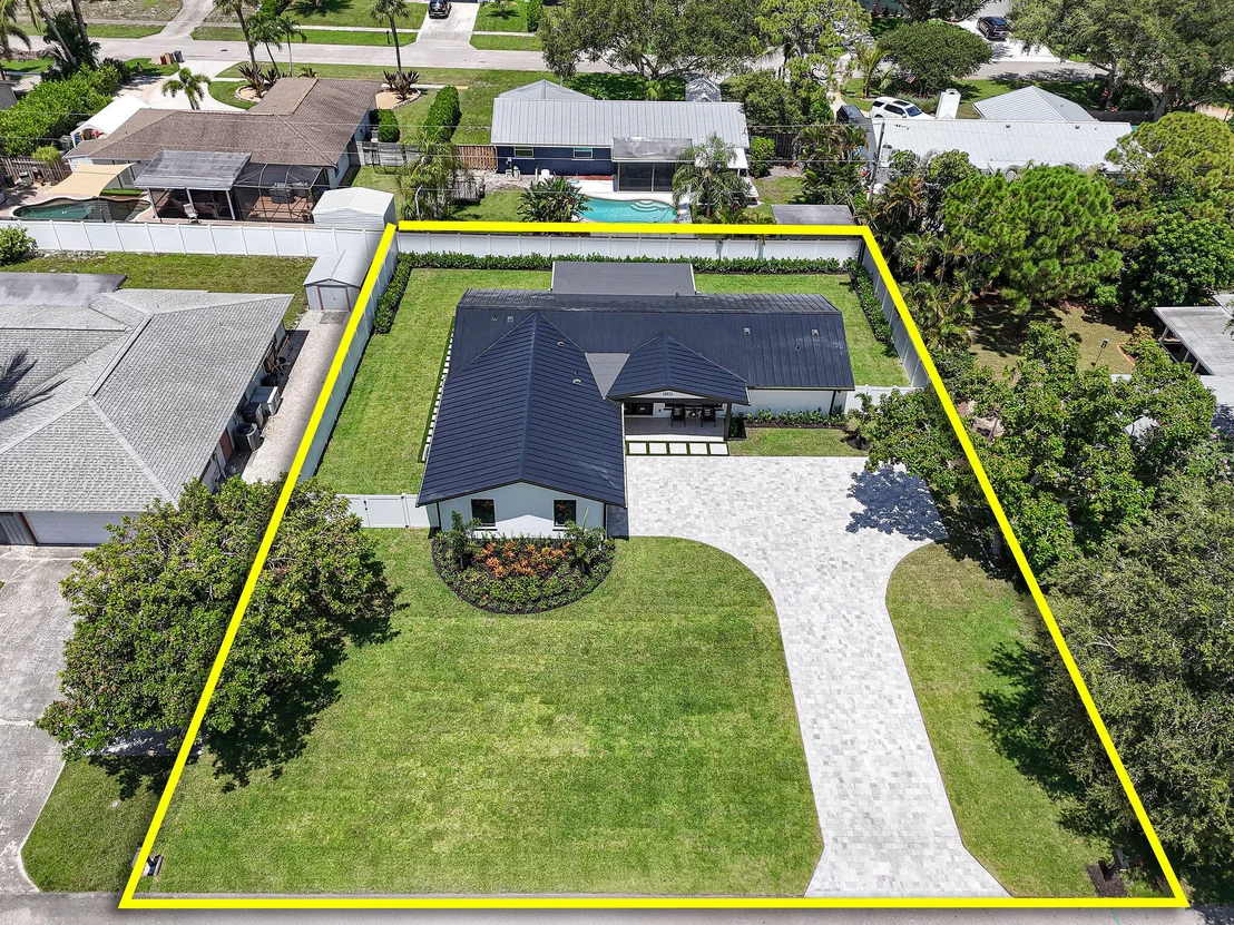 Photo of 19875 Hibiscus Drive