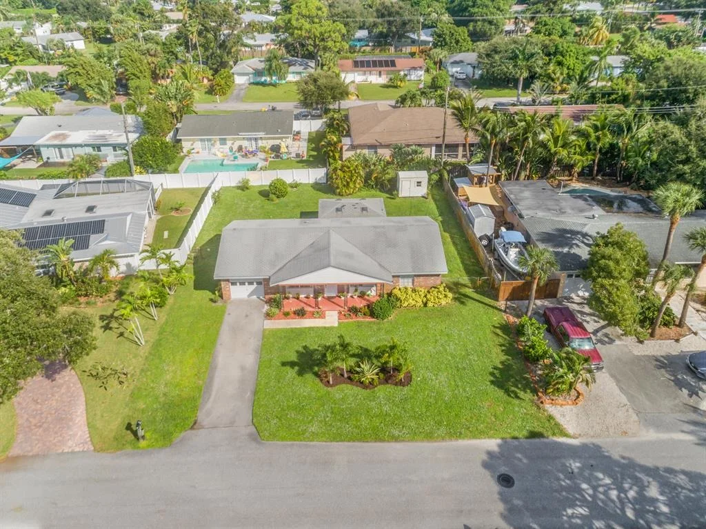 Photo of 115 W Beverly Rd