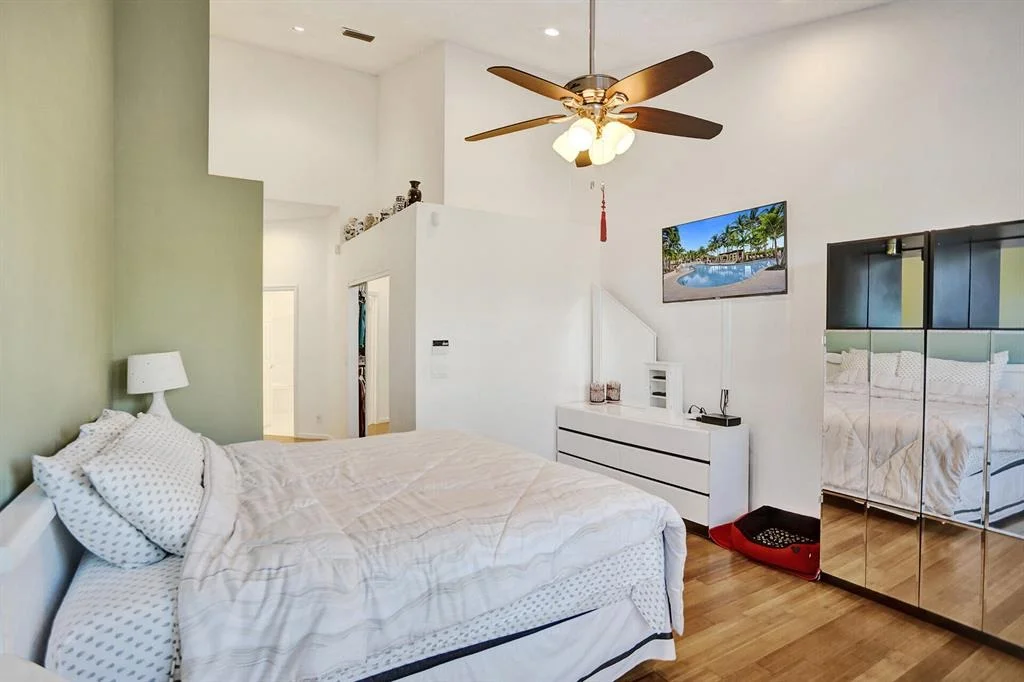 Photo of 6867 Cairnwell Drive