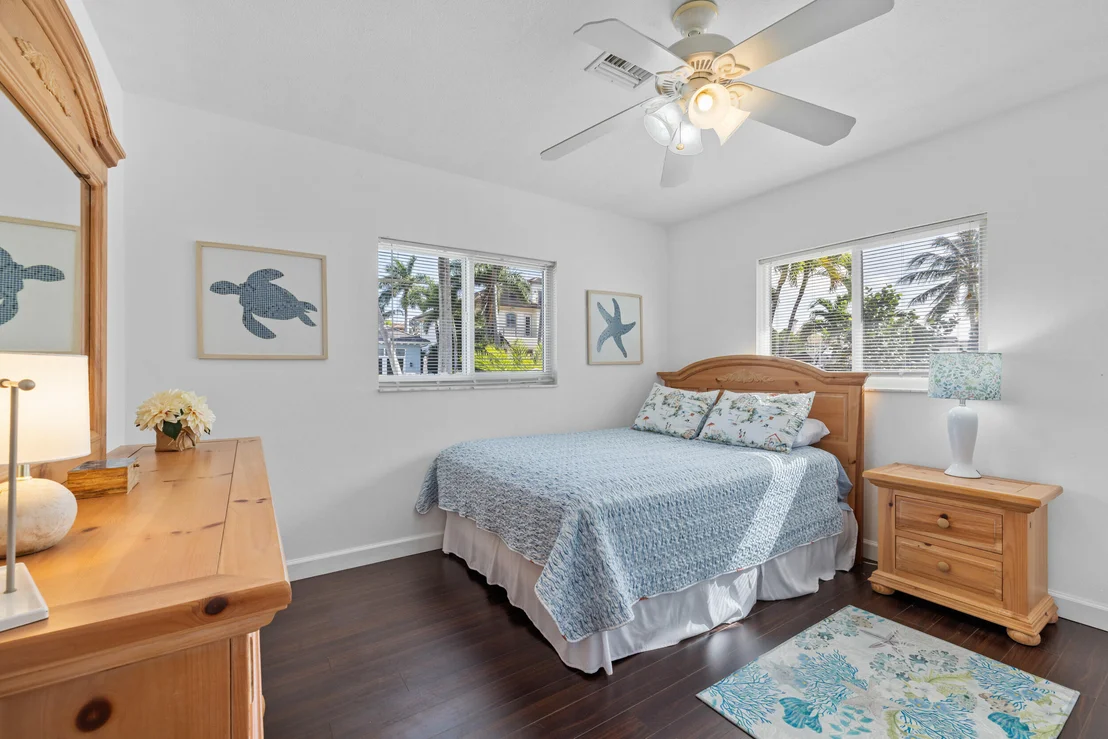 Photo of 925 Cypress Drive