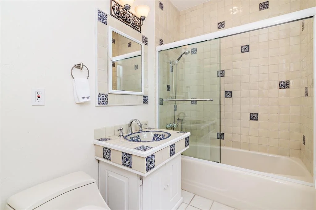 Photo of 235 Dunbar Road
