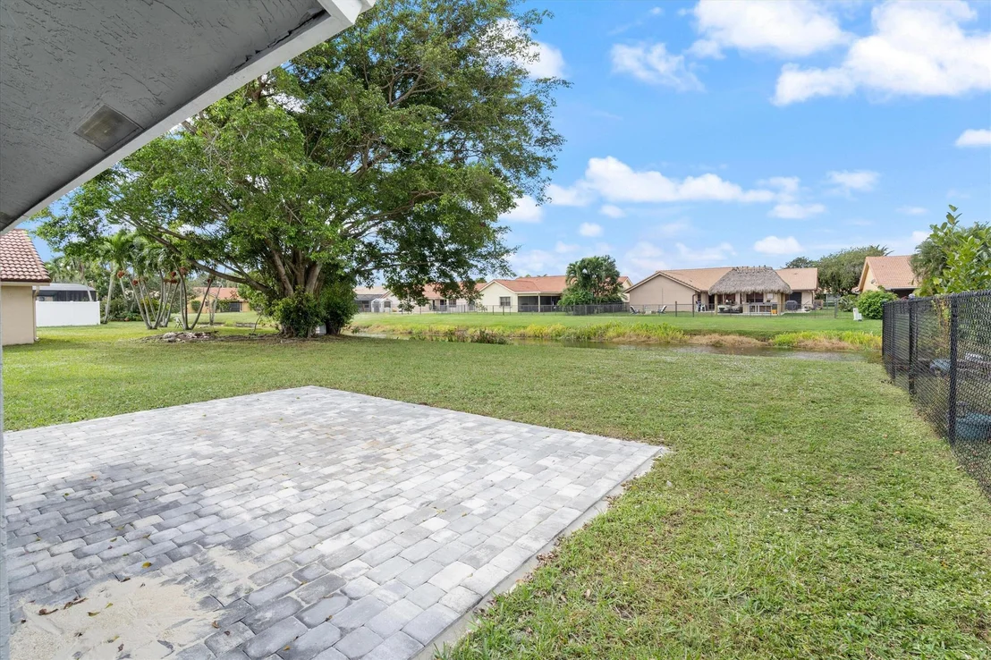 Photo of 9471 Sun Pointe Drive