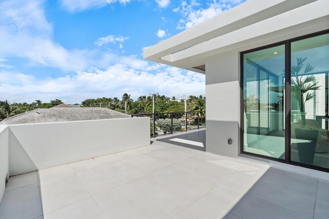 Photo of 1068 Del Harbour Drive
