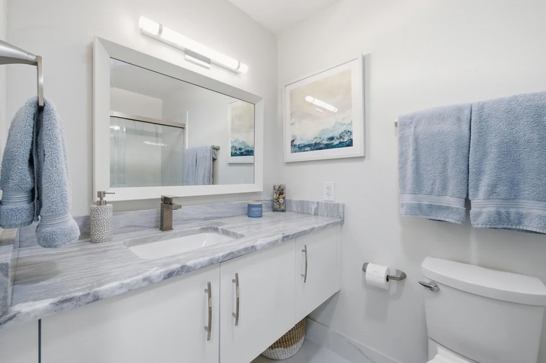 Photo of Unit D at 957 Circle Drive