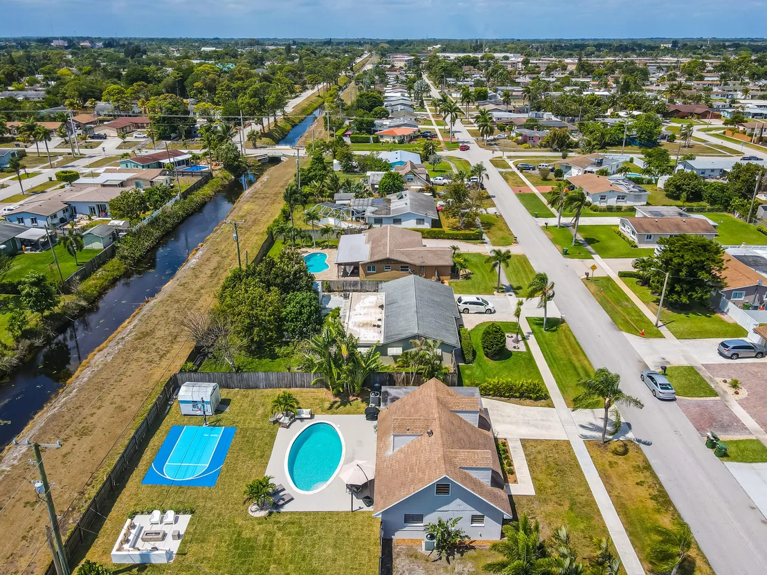 Photo of 337 Cypress Lane