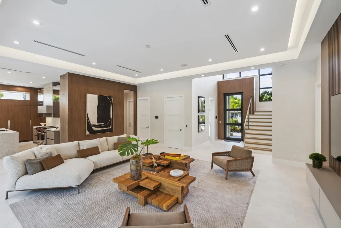 Photo of 255 NE 3rd Street