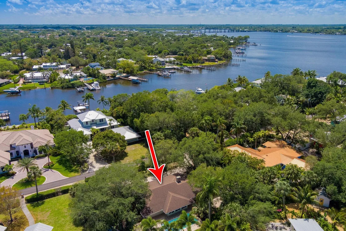 Photo of 614 SW Overlook Dr Drive