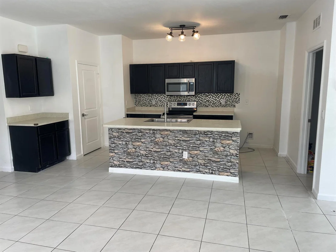 Photo of 6822 Mitchell Street