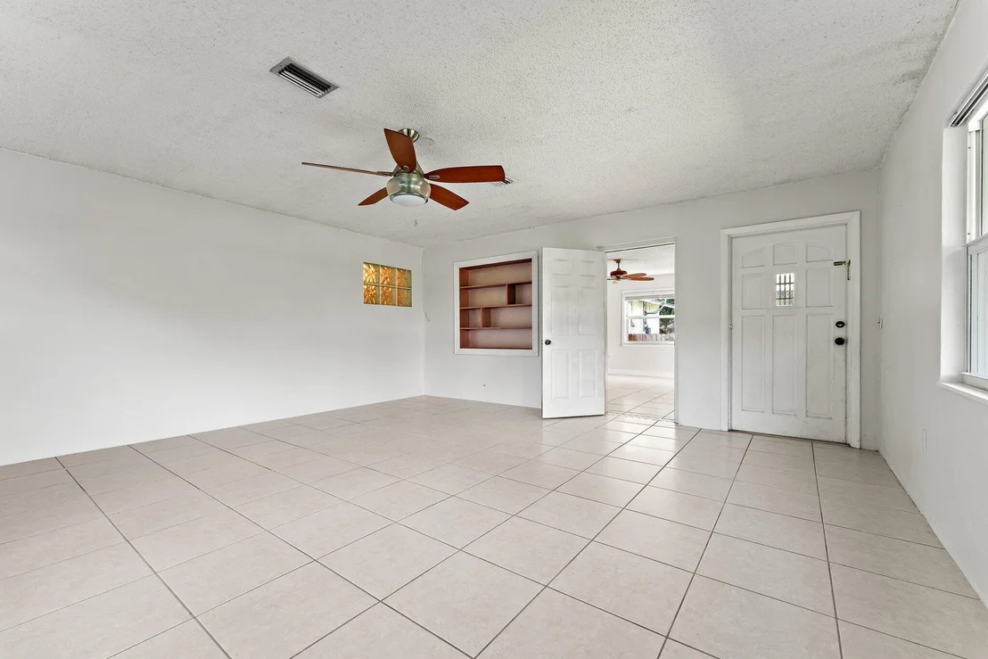 Photo of 243 W Riverside Drive