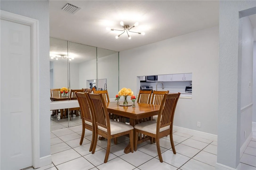 Photo of 597 Lakeside Circle