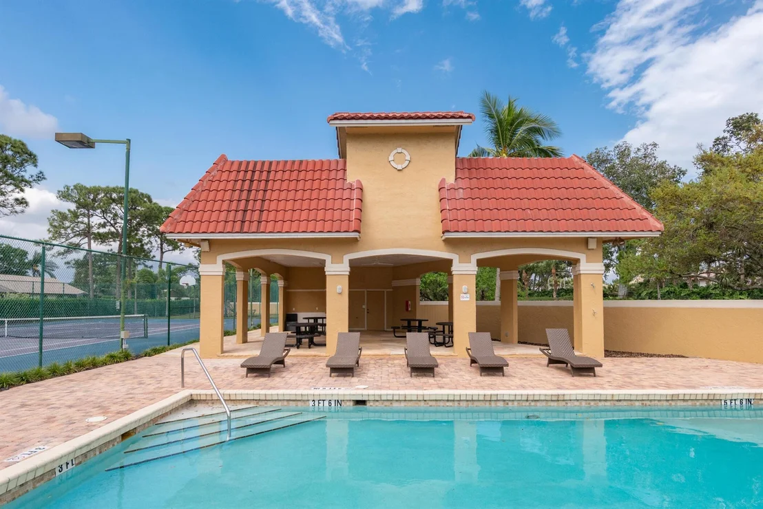 Photo of 132 Stonebriar Boulevard