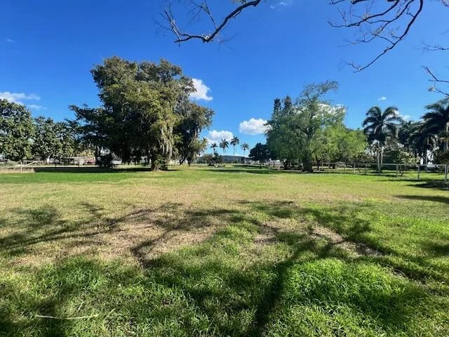 Photo of 1221 Bacom Point Road