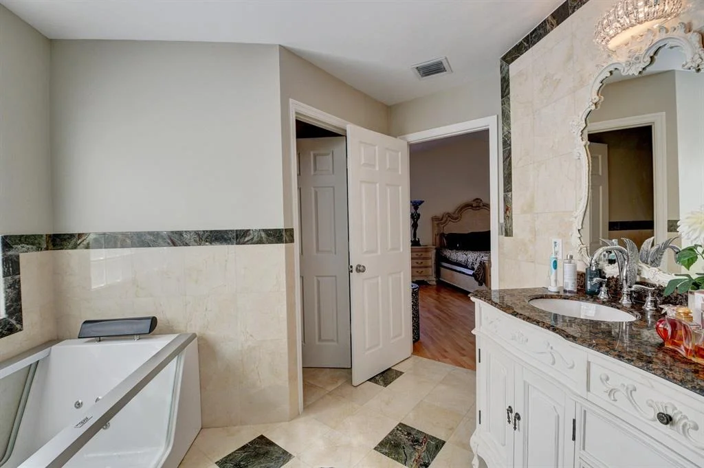 Photo of 10885 La Salinas Circle