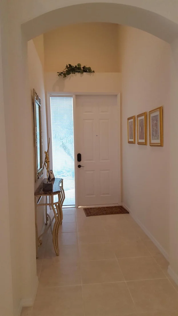 Photo of 6204 Heliconia Road