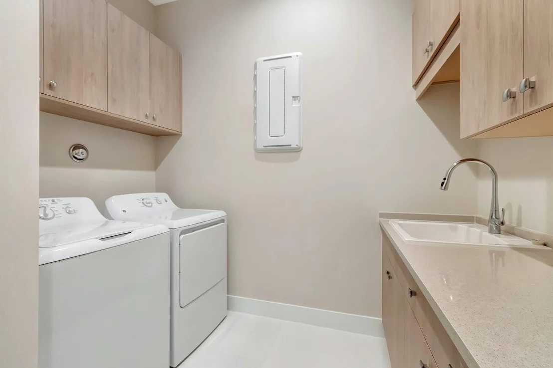 Photo of 9452 Riverside Park Drive