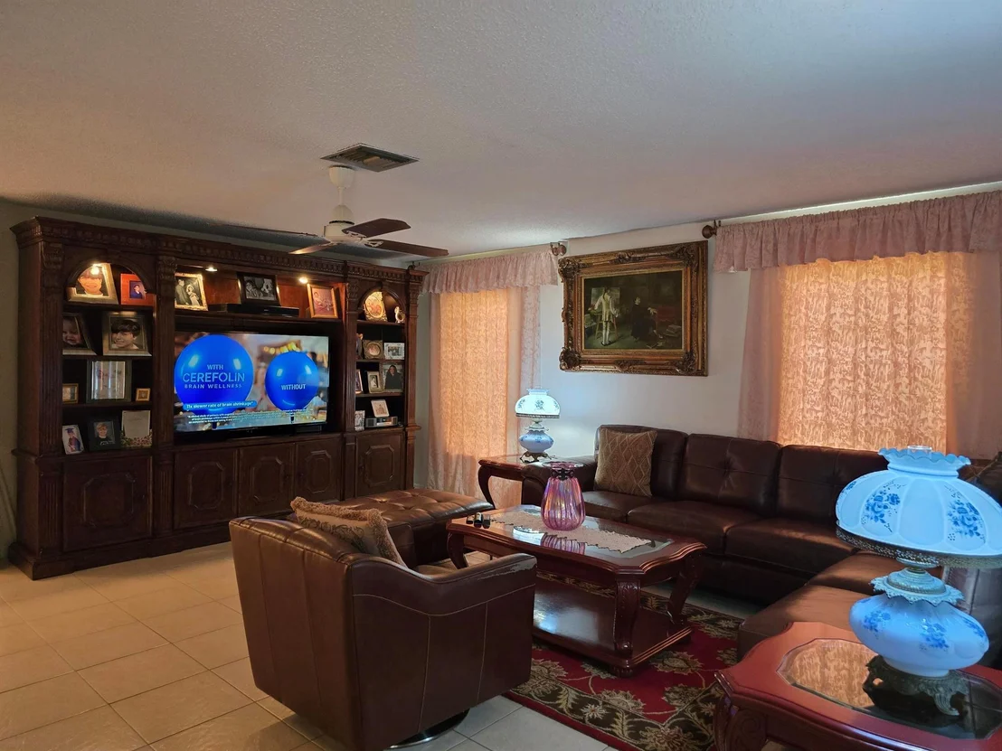 Photo of 304 Knob Hill Boulevard