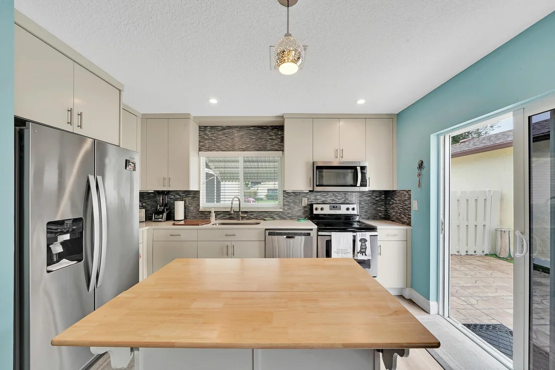 Photo of 5281 Minto Road