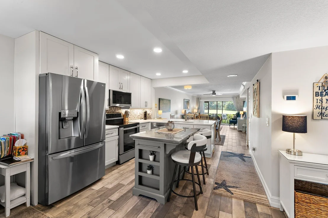 Photo of Unit B at 1201 Pinecrest Circle