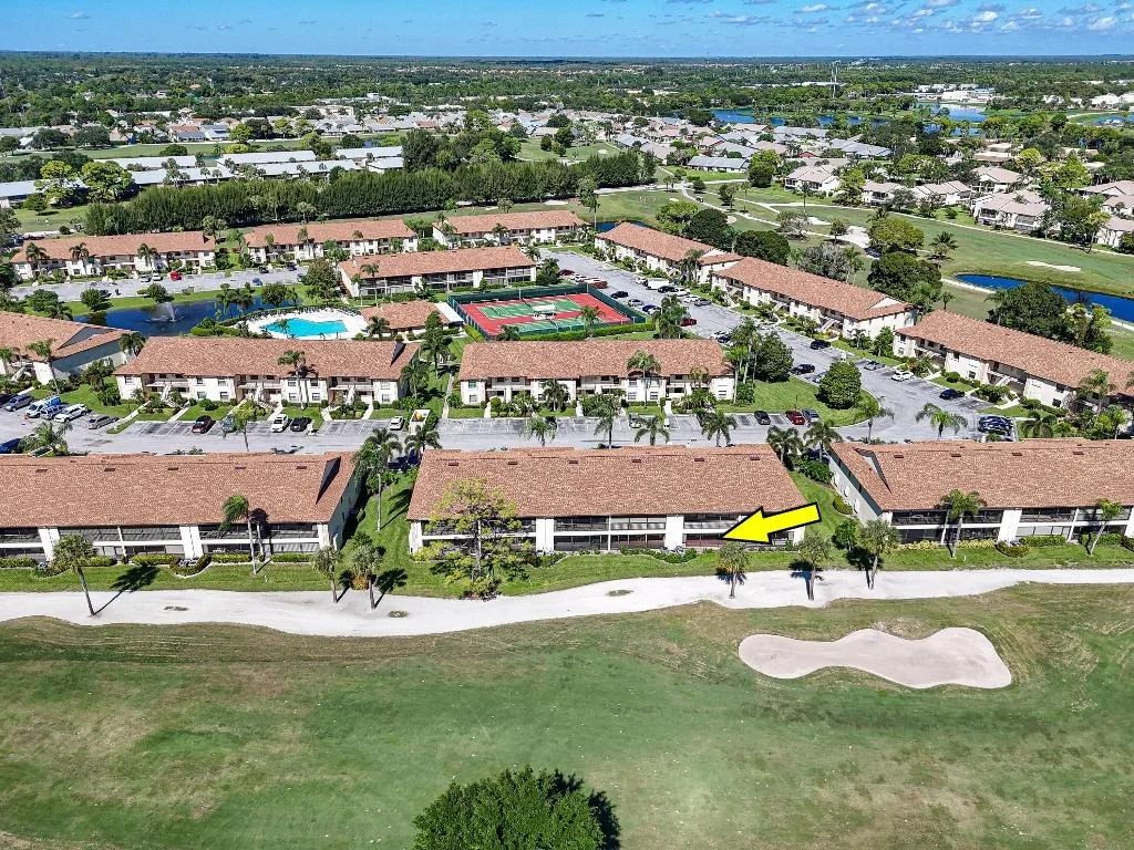 Photo of Unit B at 1001 Pinecrest Circle