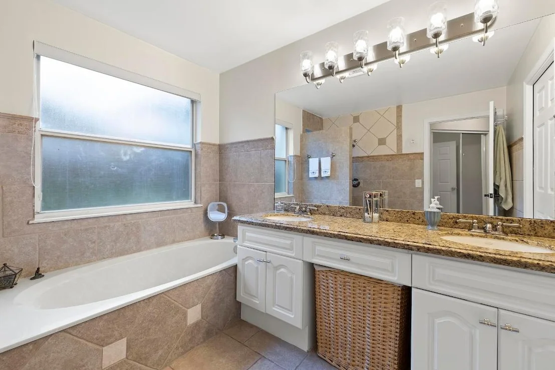 Photo of 1380 Hideaway Bend