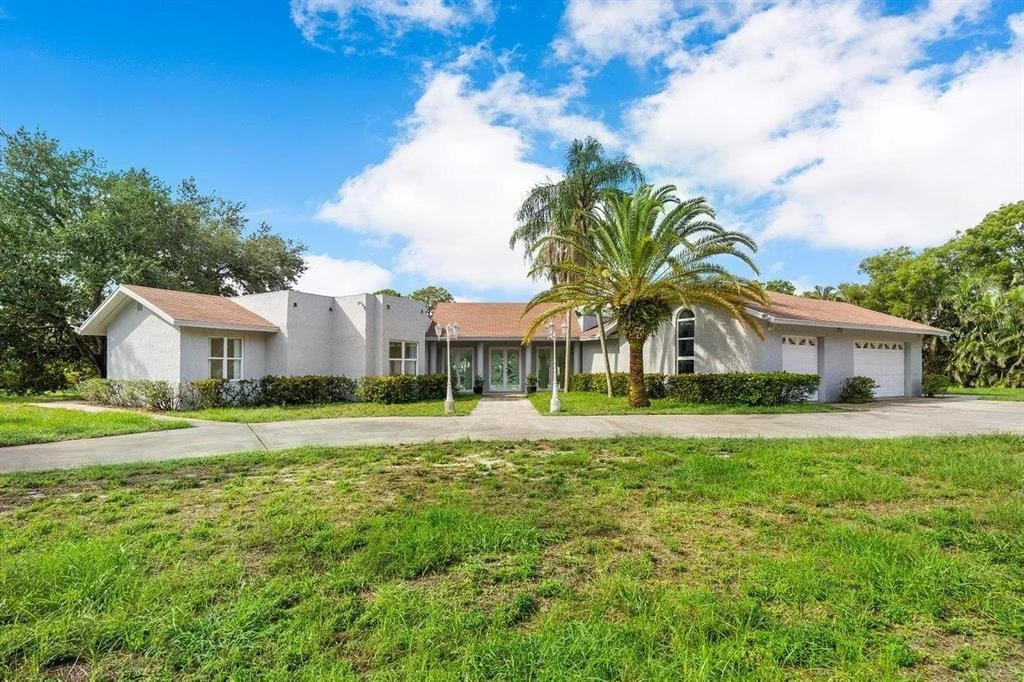Photo of 6077 Pineneedle Lane