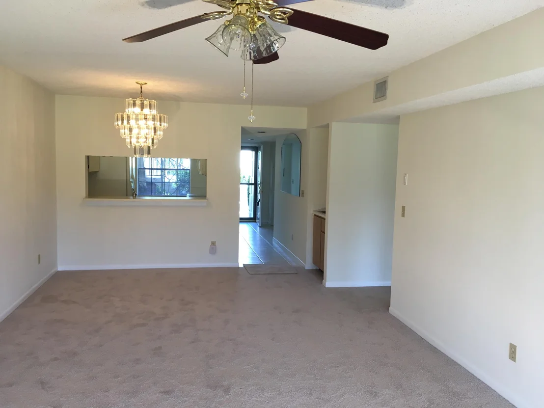 Photo of Unit E at 1001 Pinecrest Circle