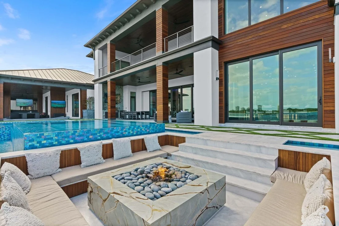 Photo of 712 Lakeside Circle
