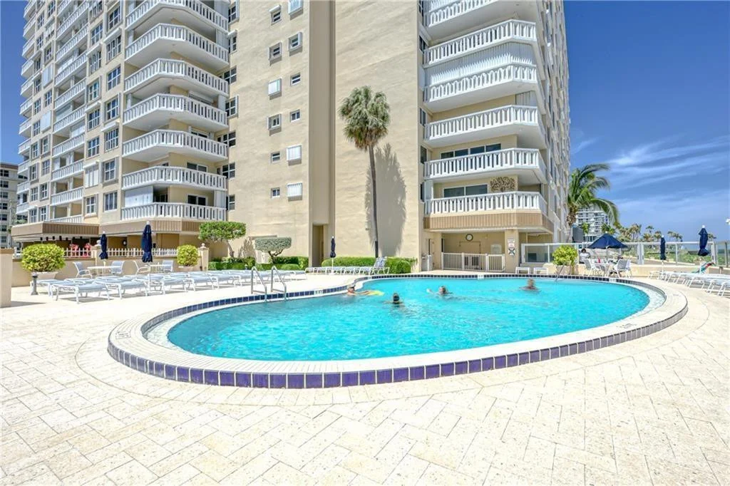 Photo of Unit 607 at 1012 N Ocean Boulevard