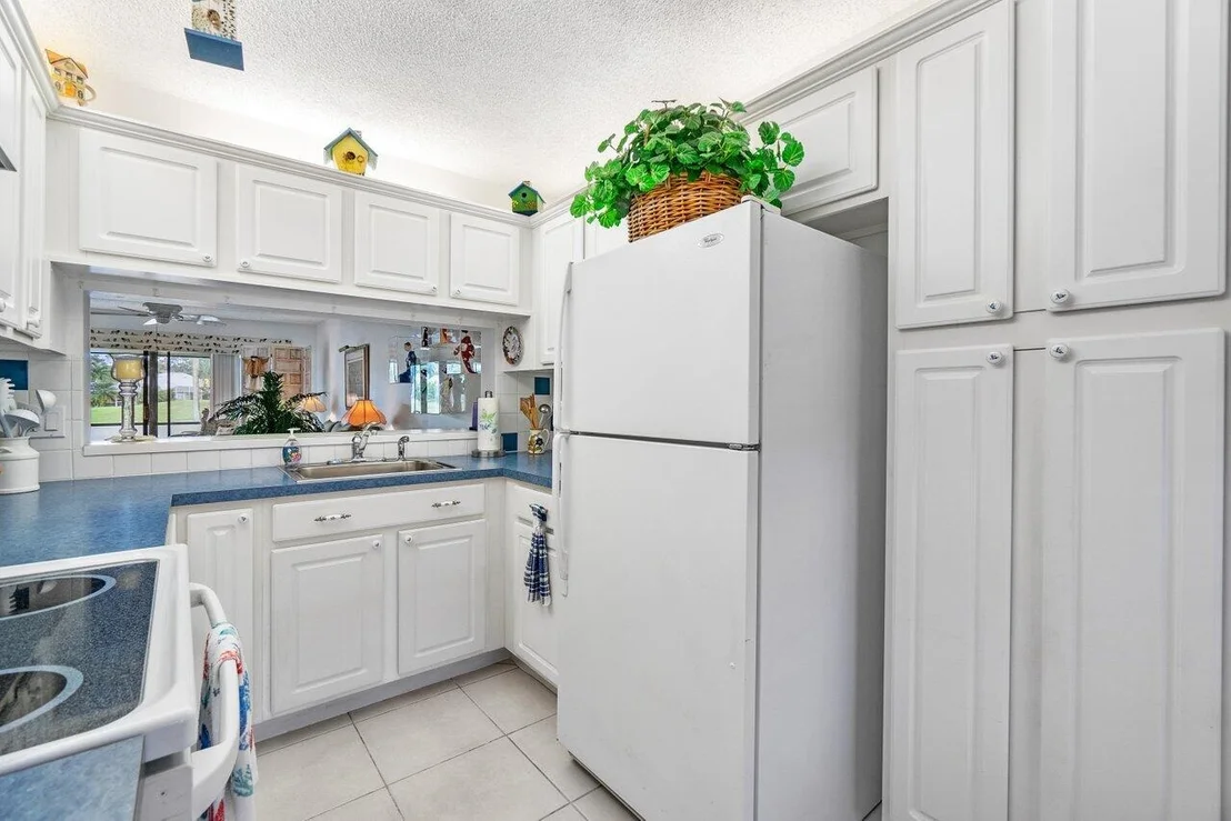 Photo of Unit A at 1501 Pinecrest Circle