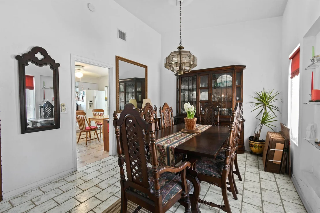 Photo of 7945 Pine Tree Lane