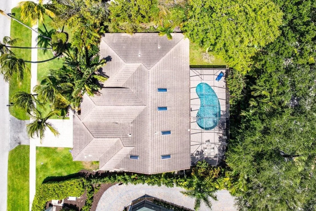 Photo of 4590 Live Oak Boulevard