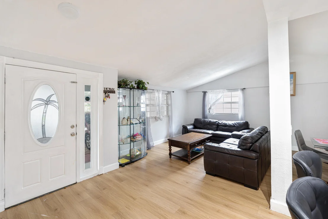 Photo of 3872 Mackinac Road