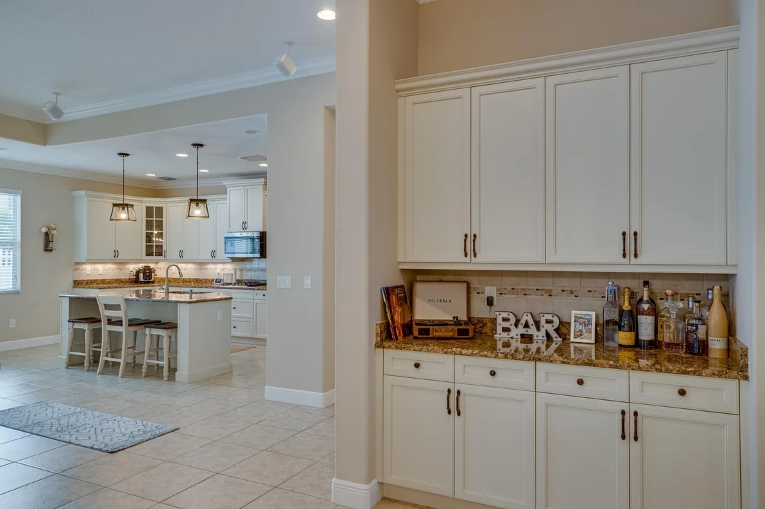 Photo of 4247 DIAMOND Square