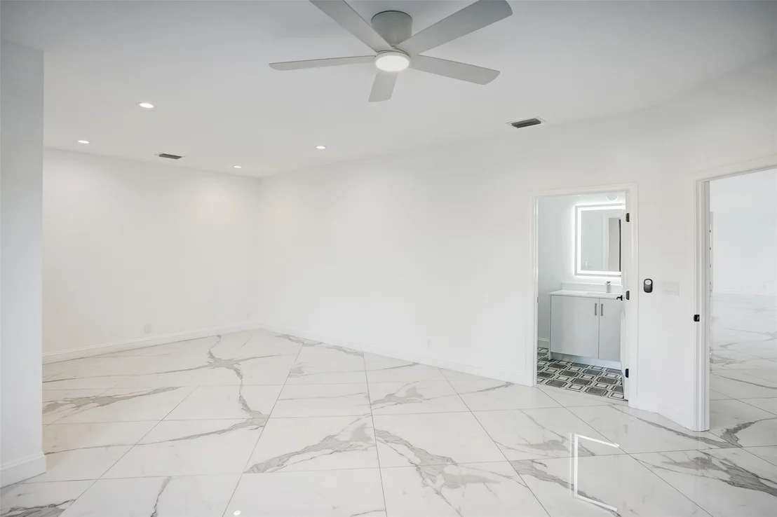 Photo of 4701 Pine Tree Drive