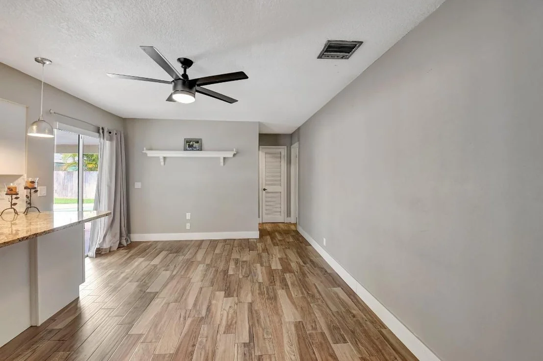 Photo of 625 Sunshine Drive