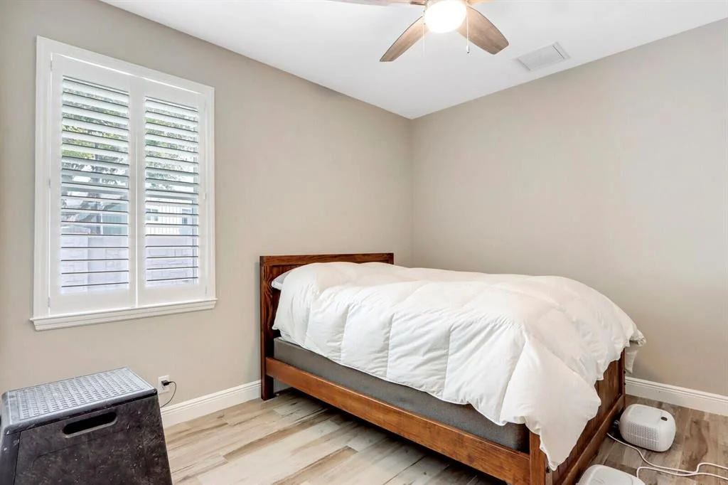 Photo of 17735 Cinquez Park Road W