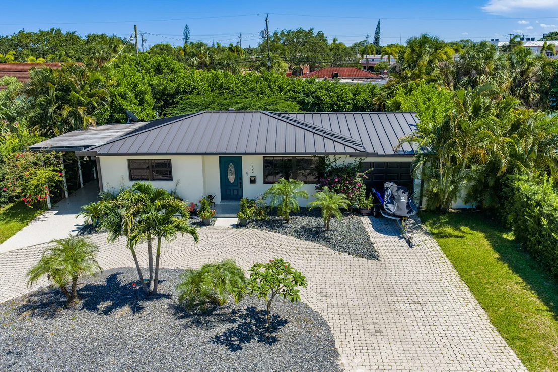 Photo of 722 Greenbriar Drive