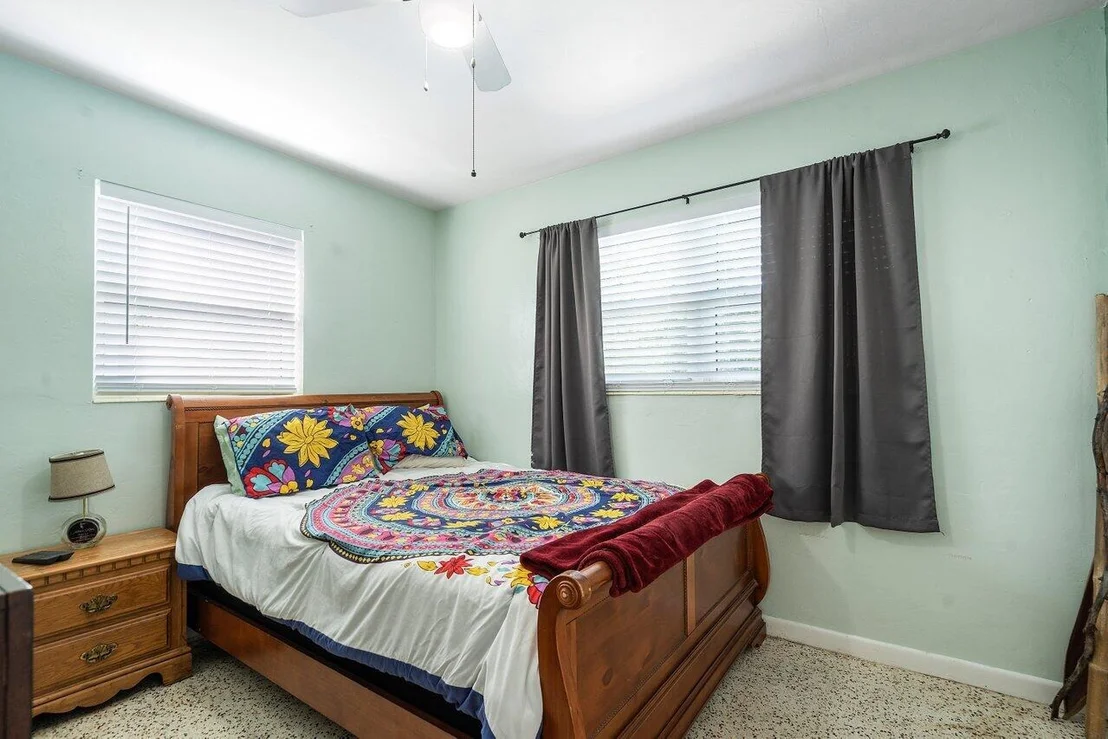 Photo of 1413 Crest Drive
