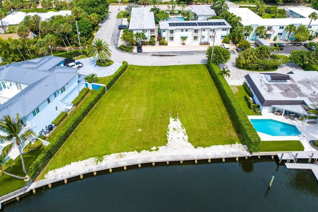 Photo of 51 River Drive