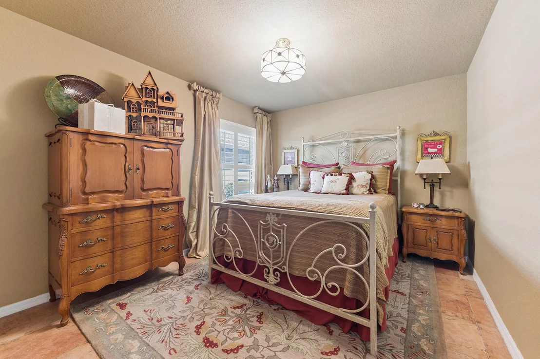 Photo of 5318 VERNIO Lane