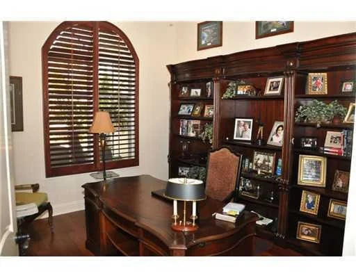 Photo of 4185 Live Oak Boulevard