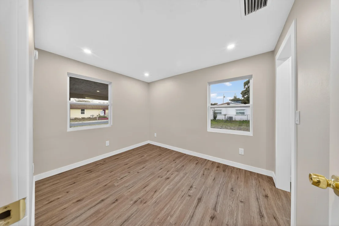 Photo of 712 SE Bayou Avenue
