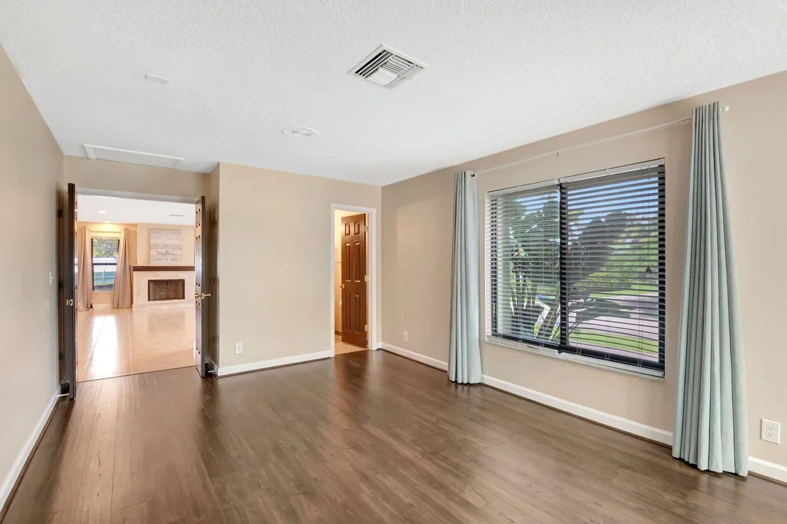Photo of 737 NW 3rd Avenue